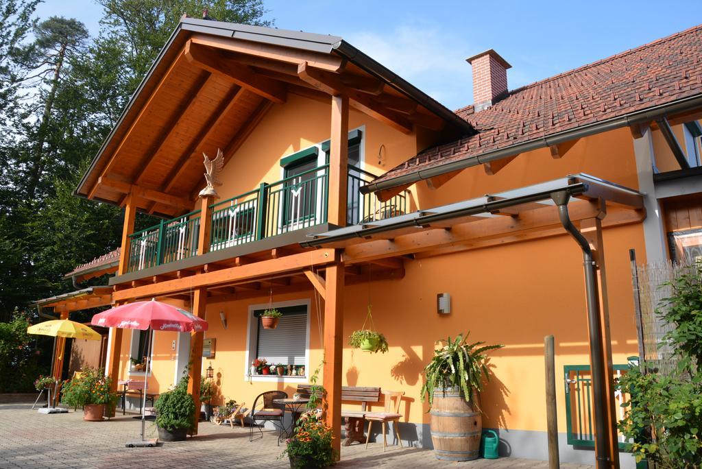 Gästehaus Schmid Sankt Johann im Saggautal Exterior foto